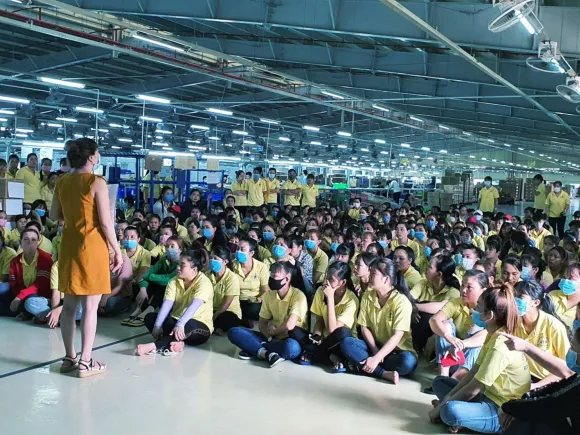 Dịch vụ vệ sinh văn phòng của NHONVIET 